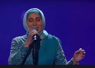 بالفيديو| نجمة "ذا فويس" تغني لصلاح: فخر للعالم العربي ونموذج للنجاح