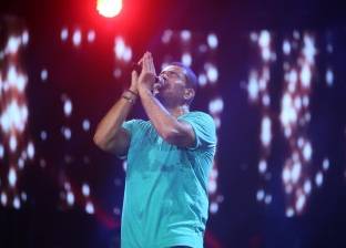 ألبوم عمرو دياب "كل حياتي" في أزمة بسبب الموزع طارق مدكور