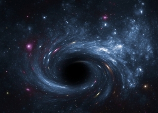 أكبر من الشمس 50 ألف مرة.. علماء الفلك يعثرون على ثقب أسود يمزق النجوم