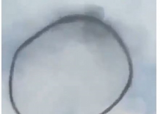فيديو.. سحابة دائرية سوداء تظهر في سماء باكستان