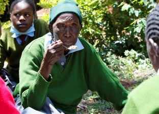 معمرة عمرها 99 عاما تعود للدراسة: «نفسي أبقى دكتورة»