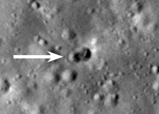سر العثور على حفرة مزدوجة على سطح القمر.. العلماء يكشفون السبب