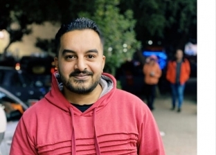 «أحمد» يدشن مبادرة لاستعادة الهواتف المسروقة في حلوان مجانا: لوجه الله