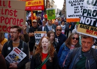 «ذا تايمز»: إضراب 100 ألف مدرس في بريطانيا للمطالبة بزيادة الأجور