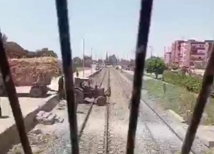 خالد وناصر ومحمد.. أبطال على قضبان السكة الحديد منعوا حوادث كارثية