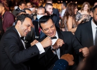 إيهاب توفيق ينشر 7 صور من حفل زفاف إياد مصطفى قمر