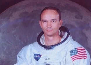 رائد الفضاء مايكل كولينز .. رحلة «المنسي» في مركبات الفضاء بـ«ناسا»