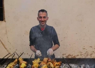 «أحمد» يطلق «دكان السعادة» لمساعدة المحتاجين مجانا: مش عايز غير الدعوة