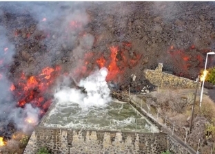 مشاهد مرعبة من بركان «لا بالما» الإسباني بعد ثورانه وابتلاع المنازل