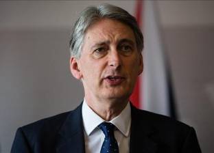 وزير المالية البريطاني: فرض ضريبة جديدة على المشروبات السكرية في أبريل 2018