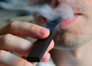 "بها أحد مكونات الماريجوانا".. ارتفاع عدد الوفيات بالسجائر الإلكترونية