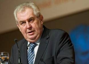 الرئيس التشيكي يعلن انتهاء عهد "الملابس الداخلية" في السياسة