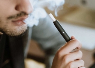 رئيس «صحة النواب» يحذر من سجائر إلكترونية مغشوشة: تسبب 3 أمراض خطيرة