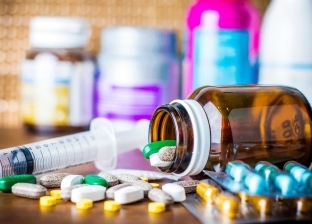 نقص في الفيتامينات وأدوية تقوية المناعة بالصيدليات رغم تحذيرات "الصحة" من التخزين
