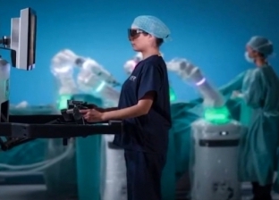 مدرس جراحة بطب عين شمس: الروبوت سيشارك قريبا في عملية جراحية محليا