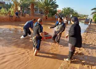 صور.. نائب محافظ جنوب سيناء تتابع عمليات كسح مياه الأمطار من الشوارع