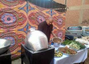 جمعية خيرية توزع وجبات مجانية على المحتاجين.. الفطار فول والغداء سمان