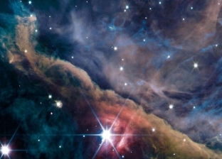 تلسكوب جيمس ويب يذهل العالم بصورة لحضانة نجمية في سديم الجبار