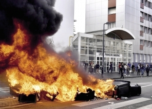 حكومة فرنسا تعلق زيادات الوقود 6 أشهر و«أمستردام» تستعد للاحتجاجات