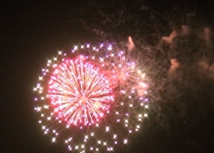 الألعاب النارية تضيء سماء السويس احتفالا بالعيد القومي للمحافظة