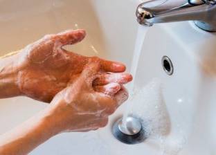 غسل اليدين باستمرار والإفراط في المطهرات.. "التنظيف" وسواس قهري شائع