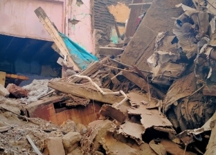 «4 ضحايا».. انتشال جثث أسرة كاملة من تحت أنقاض منزل «سوهاج المنهار»
