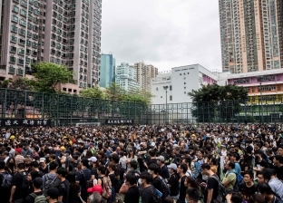 عشرات الآلاف في مسيرات مؤيدة للديموقراطية في هونج كونج