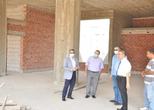 بملياري جنيه.. رئيس جامعة كفر الشيخ يتفقد إنشاءات مستشفى االطوارئ 