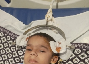 والد طفل عذبته أمه حتى الشلل يستغيث بوزارة الصحة: انقذوا ابني من الموت