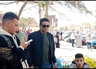 وصول آسر ياسين لجنازة مصطفى درويش بمسجد الحصري