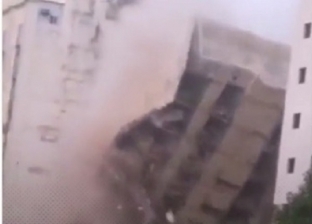 تداول فيديو للحظة انهيار فندق مكون من 15 طابقا في مكة المكرمة