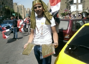 سيف يبيع زي "توت" بدلا من علم مصر: تشجيع بنكهة فرعونية