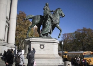 متحف أمريكي يطلب إزالة تمثال روزفلت.. وترامب: "أمر سخيف"