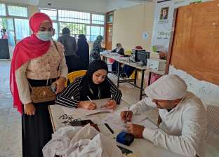 تطعيم طلاب جامعة المنيا تحت سن 18 عاما بلقاح فايزر في كلية الزراعة