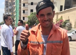 فرج "عامل نظافة" يشارك في الاستفتاء: "عشان ولادي يتربوا كويس"