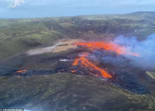 كان خامد لـ8 قرون.. لحظة ثوران بركان في أيسلندا (صور وفيديو)