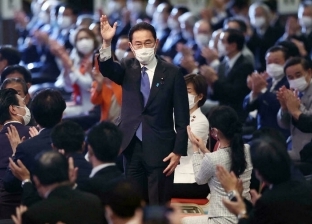 رئيس الوزراء الياباني يرسل قربانا إلى ضريح ياسوكوني المثير للجدل
