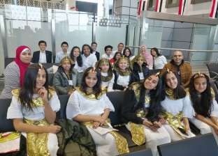 أطفال كورال المدارس بـ"الزي الفرعوني" في افتتاح مطار سفنكس الدولي