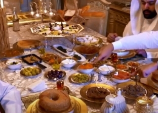 الكبسة والهريس.. عادات واحتفالات العيد في الدول العربية (فيديو)