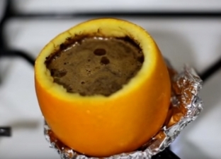 بالفيديو| موضة شتاء 2019.. هذه طريقة عمل "ميكس القهوة بالبرتقال"