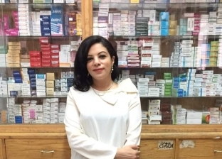 "رشا" في خدمة أهالي إمبابة بـ"صيدلية أون لاين": استشارات وأدوية ناقصة
