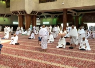 بمناسبة الحج.. السعودية تكسو مسجد التنعيم بـ6000 متر من الفرش الفاخر