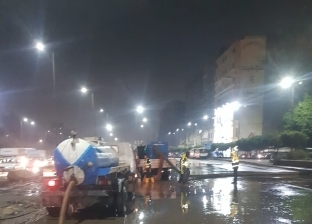 غرق شوارع غرب شبرا الخيمة في مياه الأمطار وتكدس على الطريق الزراعي