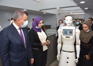 «شمس».. أول روبوت ممرضة بجامعة عين شمس: يتحدث العربية