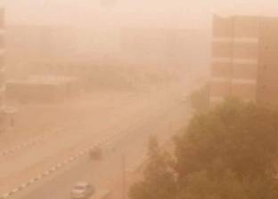 عاصف ترابية تخنق 900 عراقي