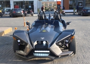 "موتوسيكل مش عربية".. حقيقة ظهور باتمان بسيارته في مصر