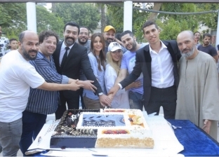 فريق عمل «يساوي صفر» يحتفل بانتهاء التصوير في ستوديو مصر