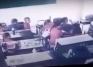 بالفيديو| مدرس يعتدي على طفل بوحشية