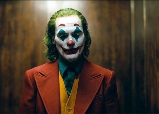 فيديو.. Joker يعود للأضواء قبل تحوله للشر ويدمر جوثام