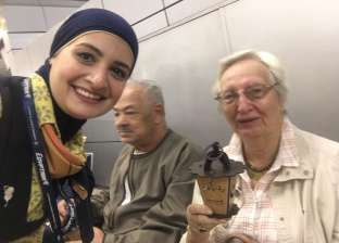 "بالصور| مصر للطيران" توزع فوانيس على عملائها بمناسبة شهر رمضان
